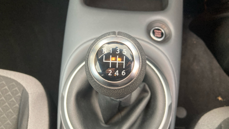 Nissan Juke 1.0 DiG-T 114 N-Connecta 5dr Petrol Hatchback